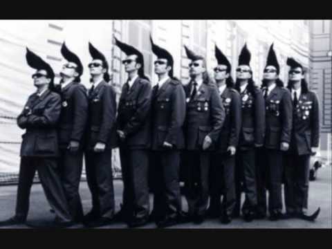 Youtube: Leningrad Cowboys - Sauna song (Live).wmv
