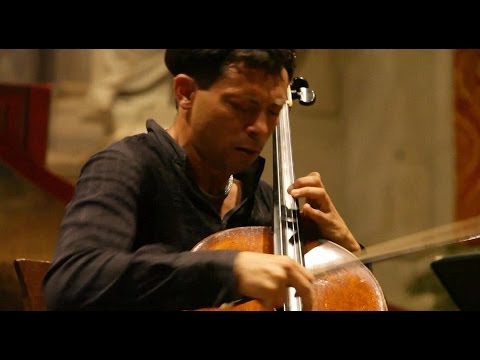 Youtube: Vivaldi cello concert (RV418 in A minor)  Davide Amadio - Interpreti Veneziani (in rehearsal)