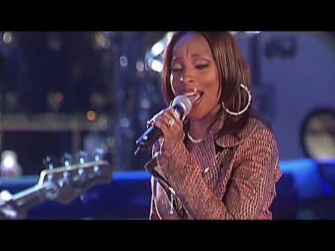 Youtube: Elton John & Mary J. Blige - I Guess That's Why They Call It The Blues (Madison Square Garden, 2000)