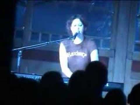 Youtube: Dresden Dolls - Eisbär - Live Hamburg