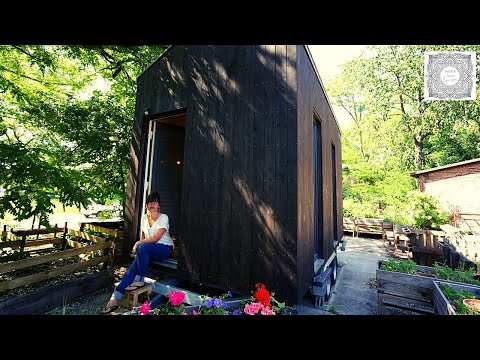 Youtube: Legal ohne Baugenehmigung - 10 m²  Tiny House in Berlin