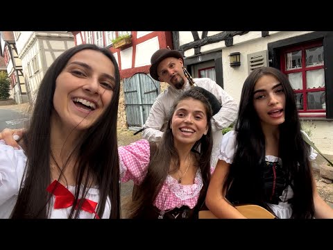 Youtube: Trio Mandili - Oh, du lieber Augustin