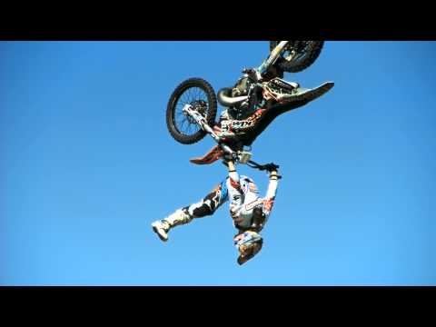 Youtube: Slow Motion "Shaolin Backflip" - Levi Sherwood - Red Bull Moments 2013