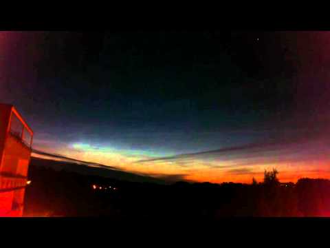 Youtube: Noctilucent Cloud 23. Juli 2012 Timelapse