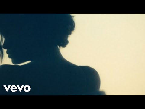 Youtube: Rihanna - Diamonds