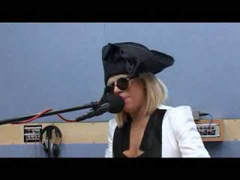 Youtube: Lady Gaga - Poker Face (Piano Version)