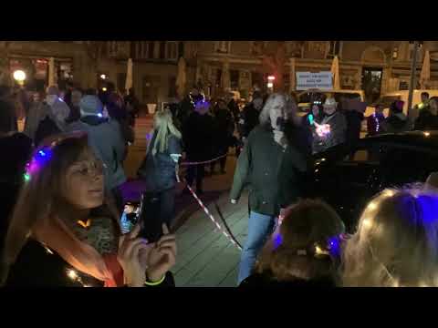 Youtube: Geniale Rede von Dr.  Heinrich Fiechtner, Stuttgart Disco-Demo