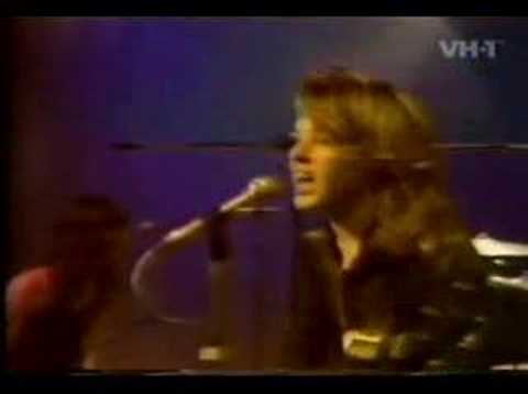 Youtube: Suzi Quatro - 48 Crash