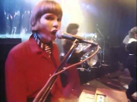 Youtube: Martha And The Muffins "Echo Beach"