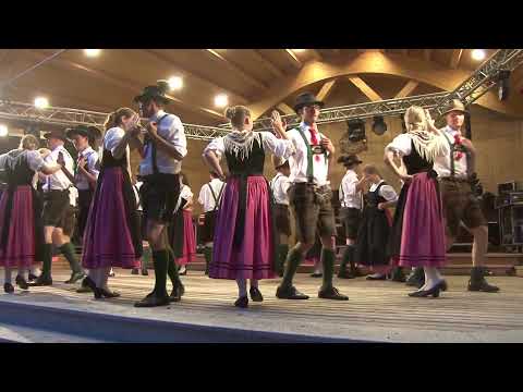 Youtube: Landler - Austrian Folk  (Wolfgangsee-Jugend)