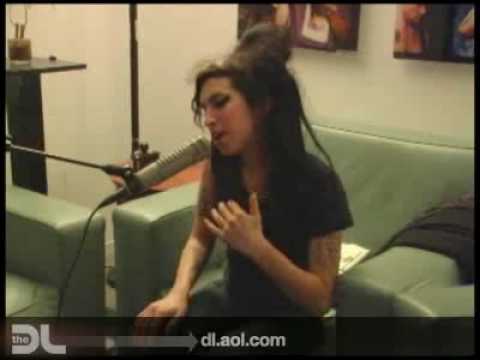 Youtube: The DL - Amy Winehouse 'Valerie' Live