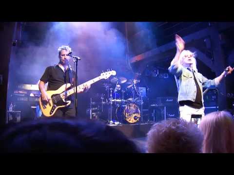 Youtube: Magnum Live Hamburg Fabrik 04.05.2016 (5)