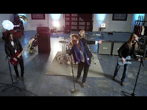 Youtube: We Are Harlot - Dancing On Nails (OFFICIAL VIDEO)