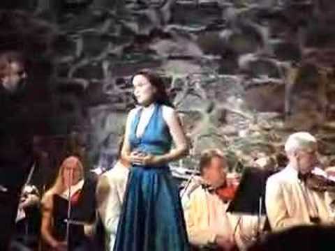Youtube: Tarja Turunen y Raimo Sirkiä - La Traviata - (21.07.06)