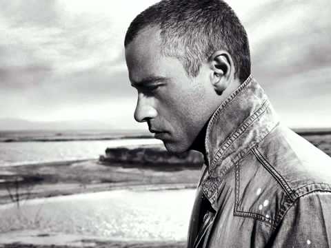 Youtube: Eros Ramazzotti - Otra Como Tu.