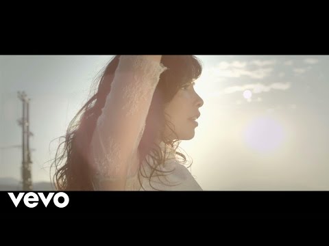Youtube: Indila - S.O.S (Official Music Video)