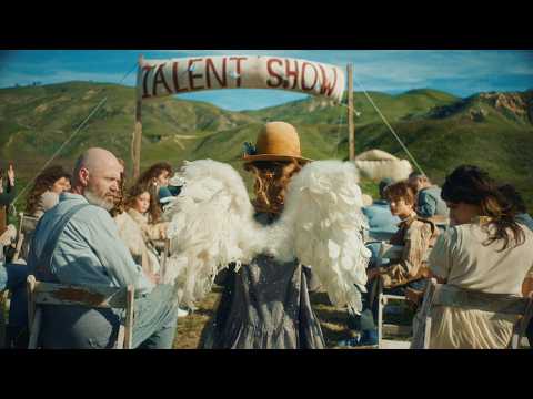 Youtube: Linda Perry - Beautiful (Official Music Video)