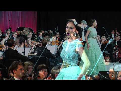 Youtube: Aida Garifullina - Casta Diva - Bellini (Norma)