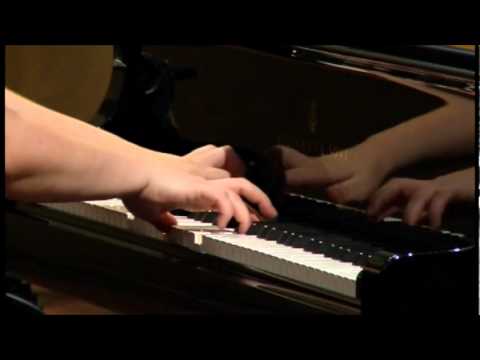 Youtube: Berenika Glixman  Liszt Bagatelle sans Tonalite