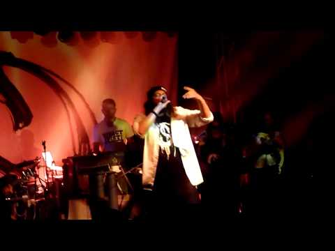 Youtube: Samy Deluxe -  Feuer verbrannt Asche Live Berlin 09.11.2011