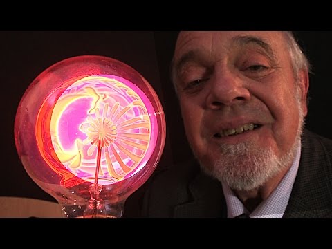 Youtube: Unusual Japanese Electric Light Bulbs (RESHOOT)