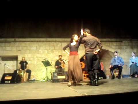 Youtube: Η τέχνη και το πάθος του κρητικού χορού (16)