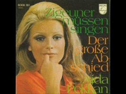 Youtube: Ajda Pekkan - Zigeuner Müssen Singen (1972)