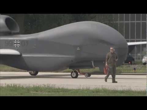 Youtube: FIrst Euro Hawk Lands in Germany