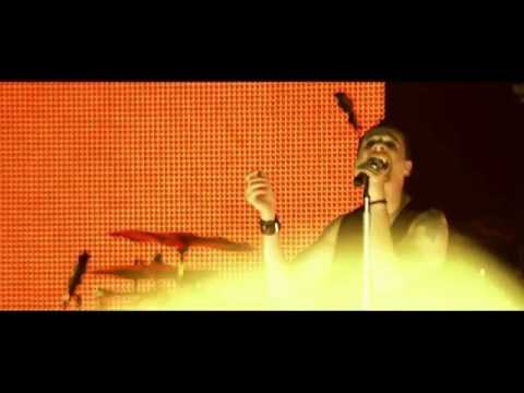Youtube: Depeche Mode - Fly On The Windscreen [Tour Of The Universe, 2009, Barcelona]