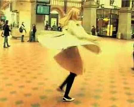Youtube: Lykke Li - Dance Dance Dance