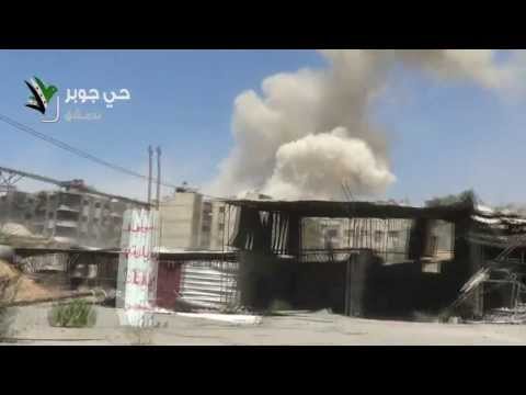 Youtube: دمشق جوبر استهداف الحي بصواريخ الأرض - أرض بشكل عنيف 21 08 2013