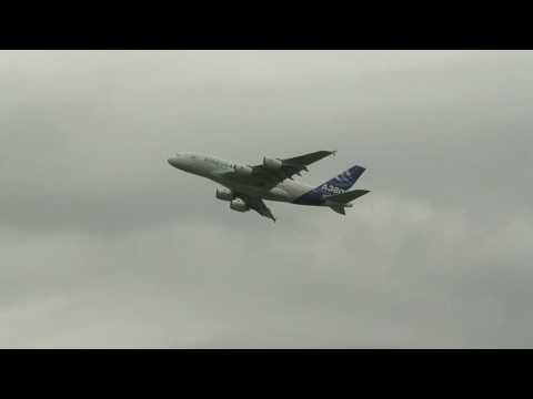 Youtube: "Kunstflug" mit einem A380 auf der ILA in Berlin 12.06.10
