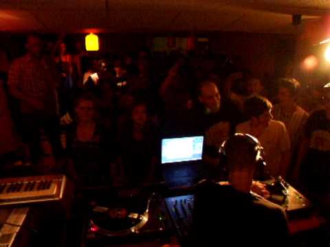 Youtube: Pete Concrete @ Boogieboxxx 8 - part 2 - Besancon, France - June 2009