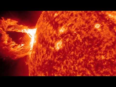 Youtube: Giant Sun Eruption. Spektakuläre Sonneneruption am 16.04.2012 eine der größten seit Jahren