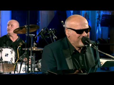 Youtube: Paul Carrack - How Long (Air Studios 2010)