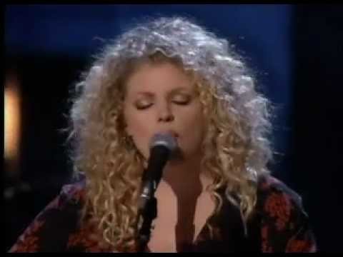 Youtube: Dixie Chicks - Travelin' Soldier