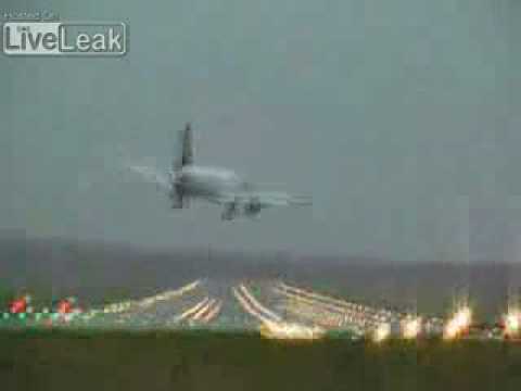 Youtube: Misslungene Landung am 01.03.08 auf dem Flughafen Hamburg wegen Sturm Emma