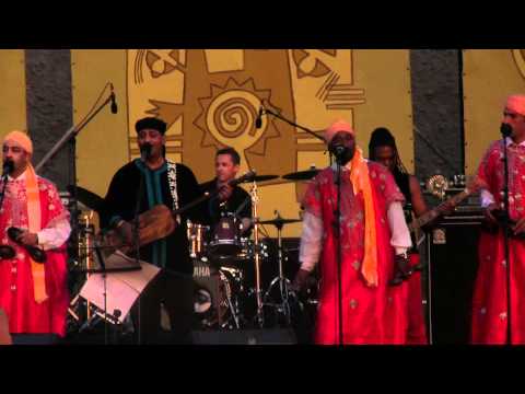 Youtube: Hamid El Kasri @ Festival Gnaoua 2010 (IX)