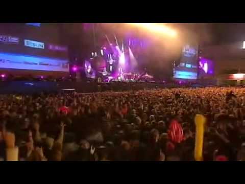 Youtube: Depeche Mode - Enjoy The Silence live @ Rock Am Ring 6-4-6