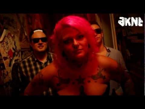 Youtube: Akne - Strobodomina feat. Juskah & Pinky