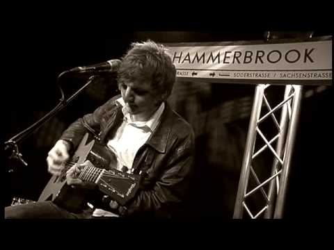 Youtube: SAMUEL HARFST - Privileg zu Sein (Trio live)