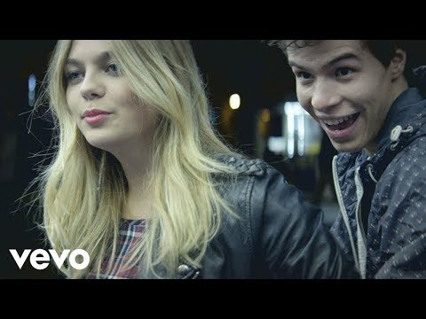 Youtube: Louane - Avenir (Clip officiel)