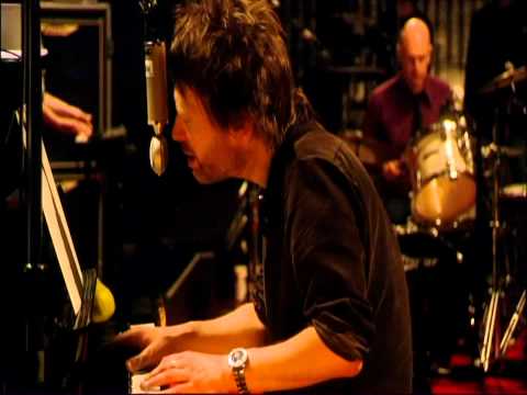 Youtube: Radiohead - Videotape - Live From The Basement [HD]