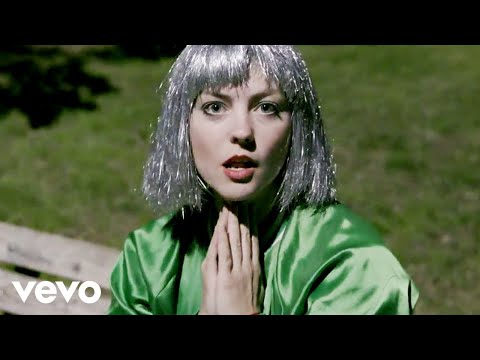 Youtube: Angel Olsen - Shut Up Kiss Me (Official Video)