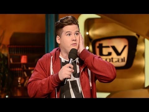 Youtube: Über Randgruppen lachen? Darf er das? - Chris Tall bei TV total