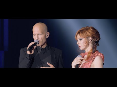 Youtube: Mylène Farmer feat. Gary Jules - Mad World  (Timeless 2013 Live)