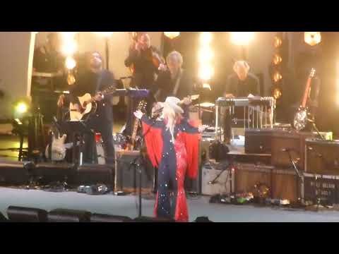 Youtube: Miranda Lambert - Mama Don't Let Your Babies... (Willie Nelson B-Day Holllywood Bowl, LA 4/29/23)