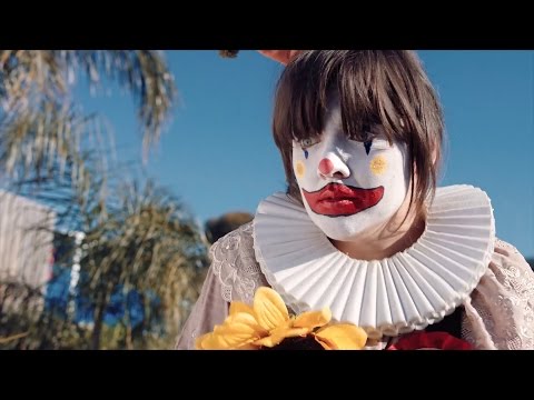 Youtube: Pedestrian At Best - Courtney Barnett