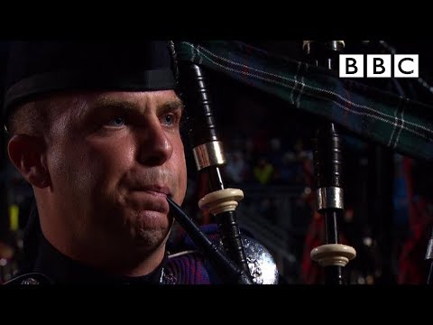 Youtube: The Massed Pipes and Drums | Edinburgh Military Tattoo - BBC