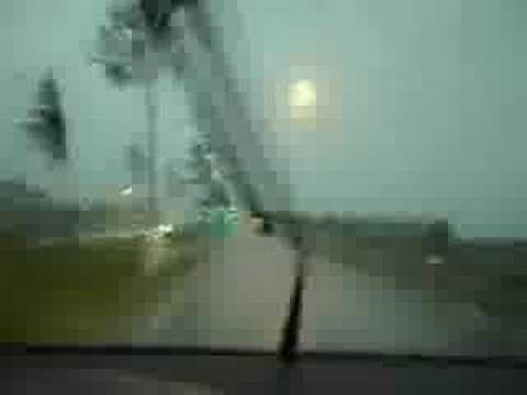 Youtube: lightning strikes car